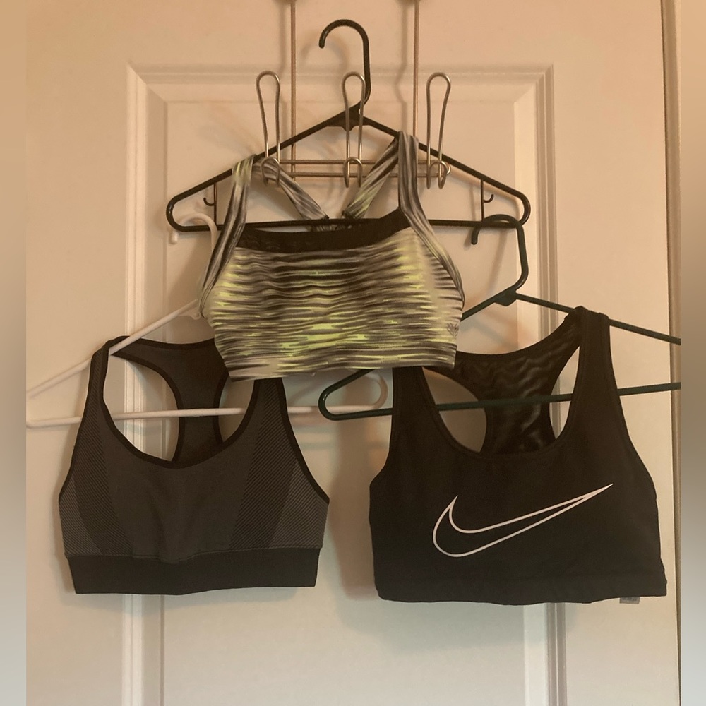 Women’s sports bra Lot small Forever 21 Nike